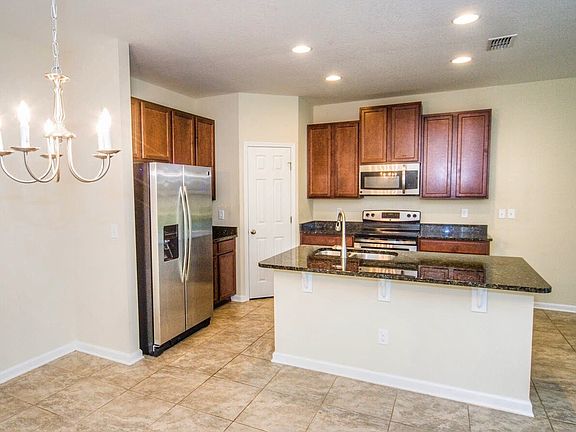 5th image of 11733 Lake Bend Cir