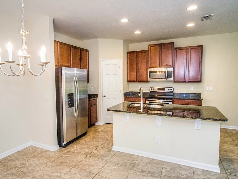 11733 Lake Bend Cir — Photo 5