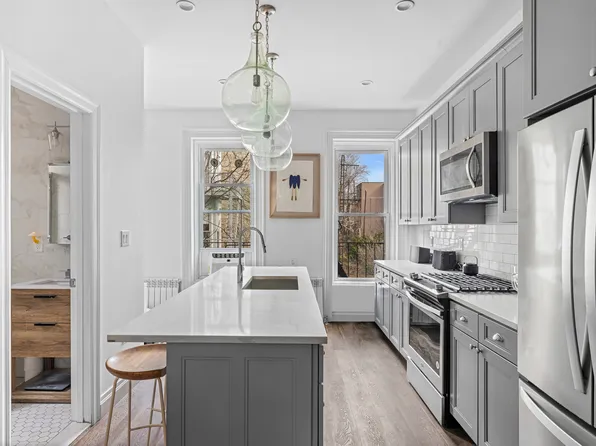 539 Henry Street image 1 of 7