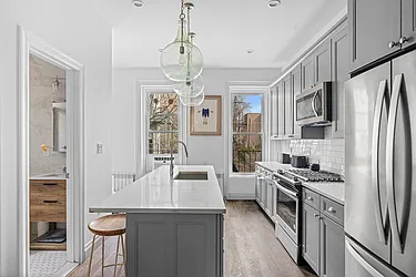 539 Henry Street, #2