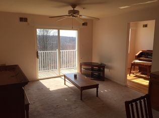 96 Crestview Ln, Mount Arlington, NJ 07856