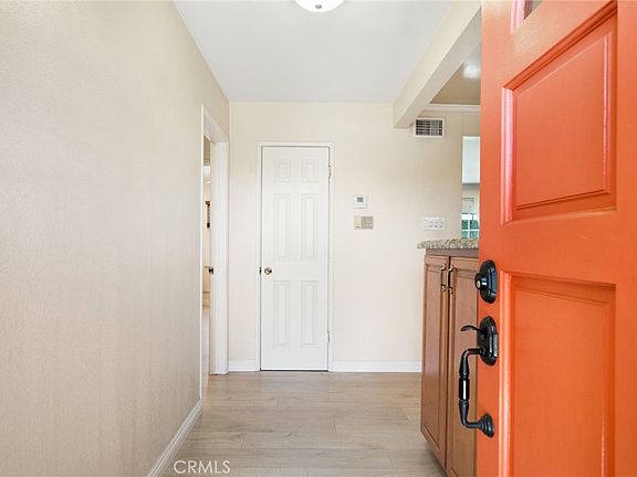 4th image of 1909 W Embassy Ave