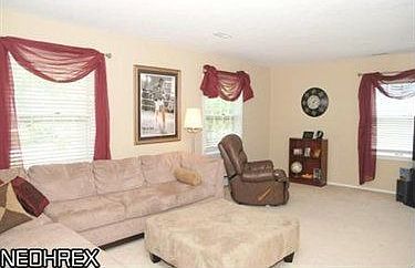 3rd image of 4555 Westmont Blvd