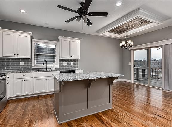 4th image of 636 Oakwood Ln