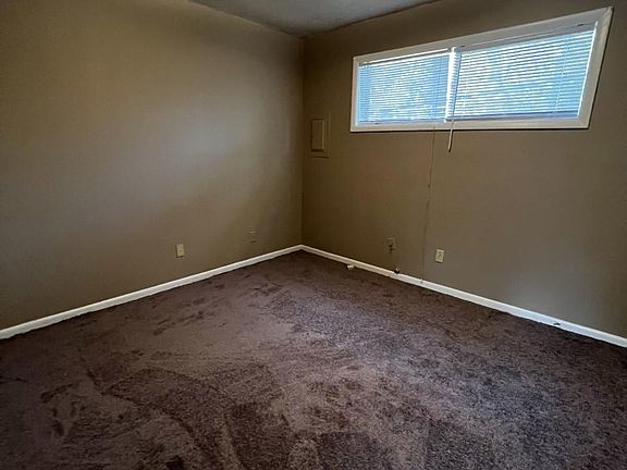 3rd image of 100 Marr Dr APT 24