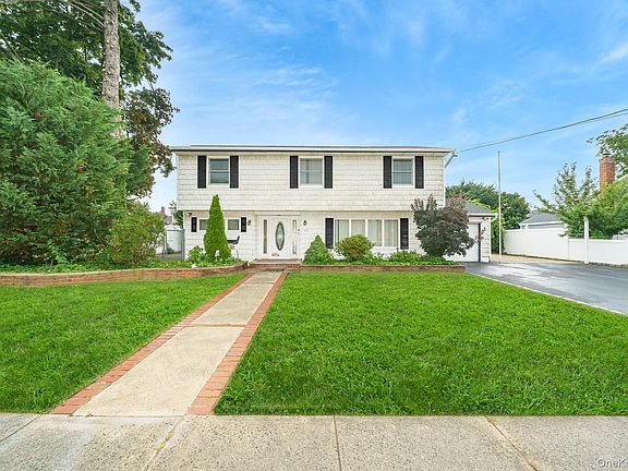 2nd image of 195 N Albany Avenue