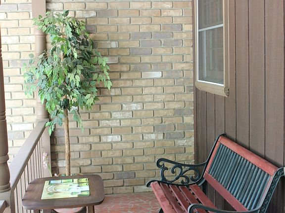5th image of 957 Oak Springs Ct