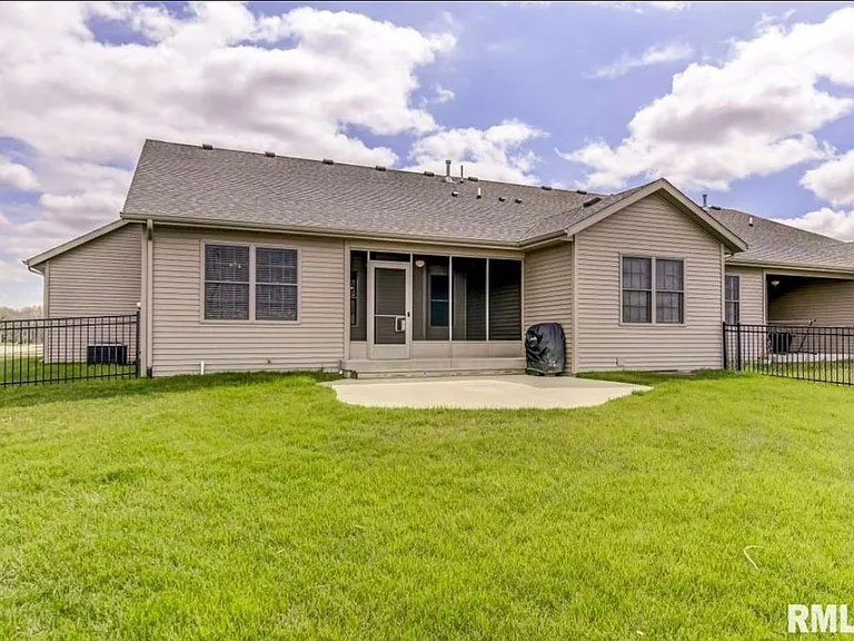1811 Spartan Dr — Photo 35