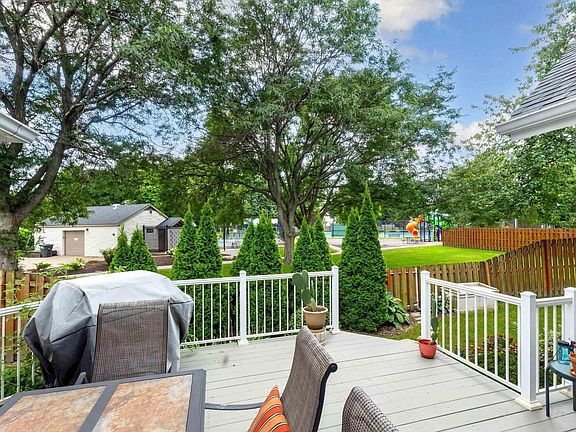 5th image of 3729 Deer Springs Dr