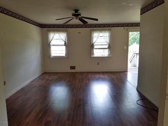 3rd image of 757 Vaughn Ave