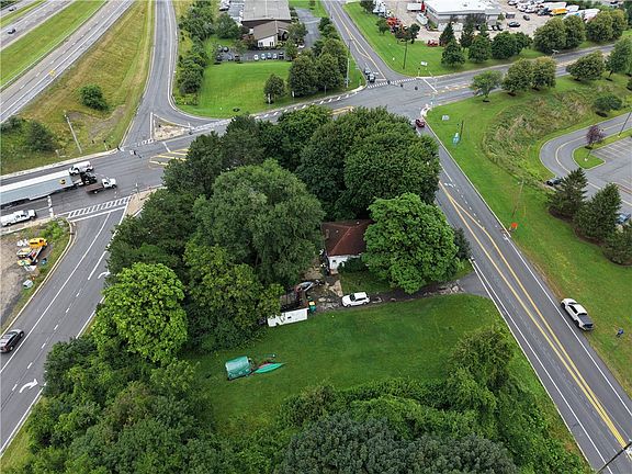 5th image of 337 Middle Rd