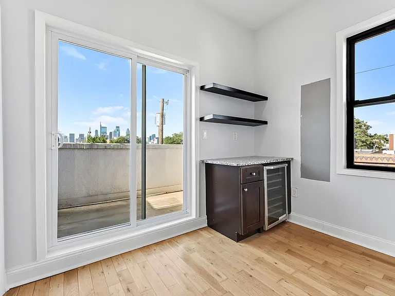 2100 Cross St — Photo 12