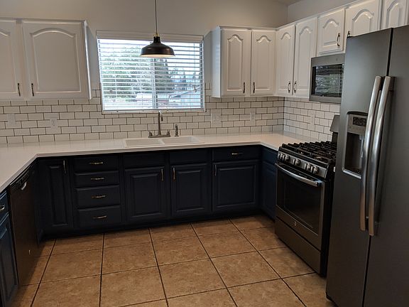 3rd image of 480 N Scenic Dr W