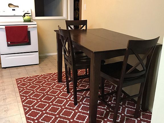 3rd image of 3 Medford Ln