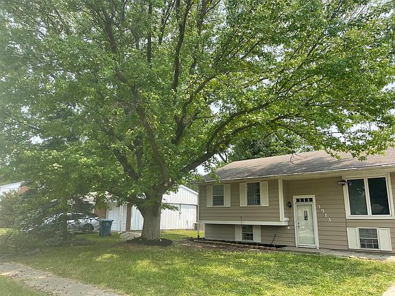 3rd image of 3913 Eisenhower Dr