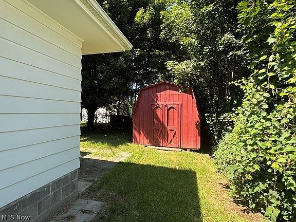 5th image of 1569 Merrill Ave