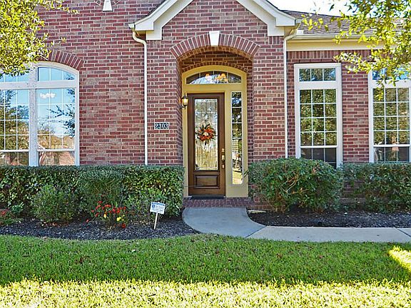 Home has great curb appeal and has been recently painted on the exterior.