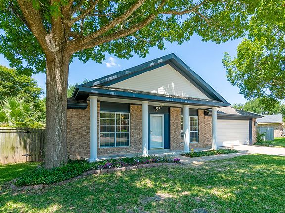 2nd image of 6707 Carisbrooke Ln