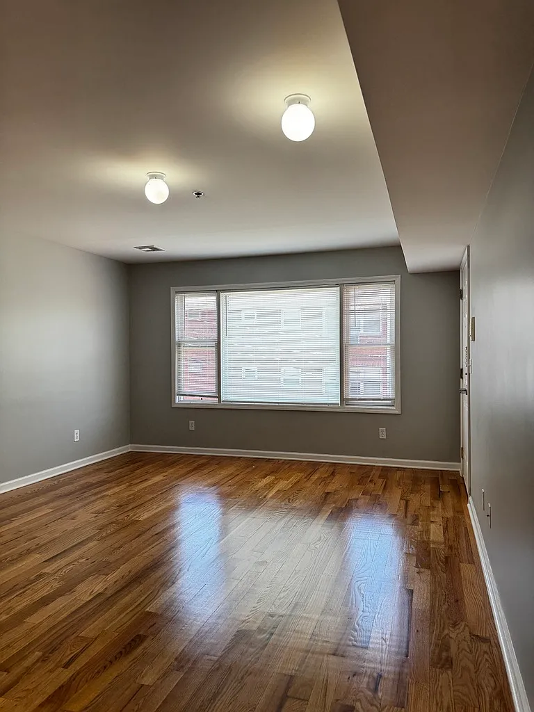 1 bed, $2,000 — Photo 4