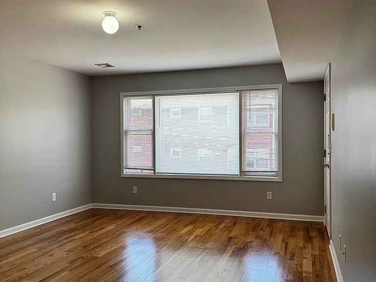 104 Luttgen Pl #5 — Photo 4