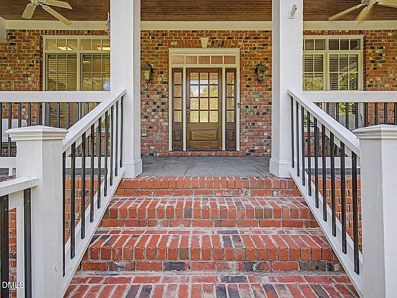 5th image of 20 Brushwood Ct