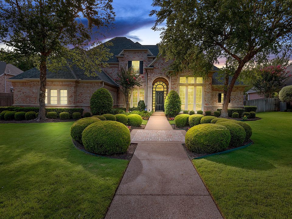 1st image of 1008 Lake Forest Dr