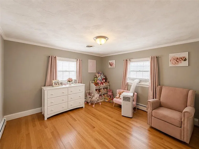 31 Foster St — Photo 4