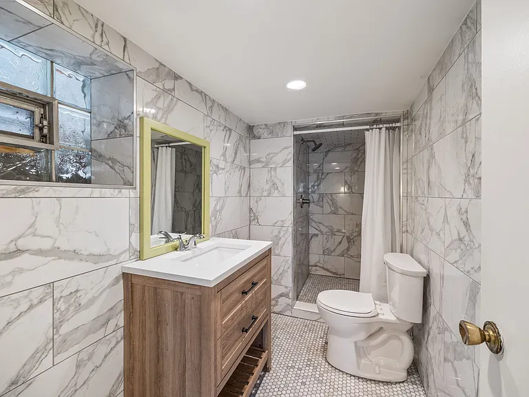 1015 Garnett Pl — Photo 18