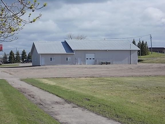 5th image of 122 College Dr N