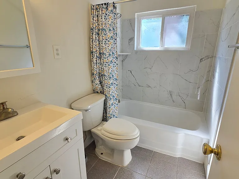27 S Hudson St — Photo 10
