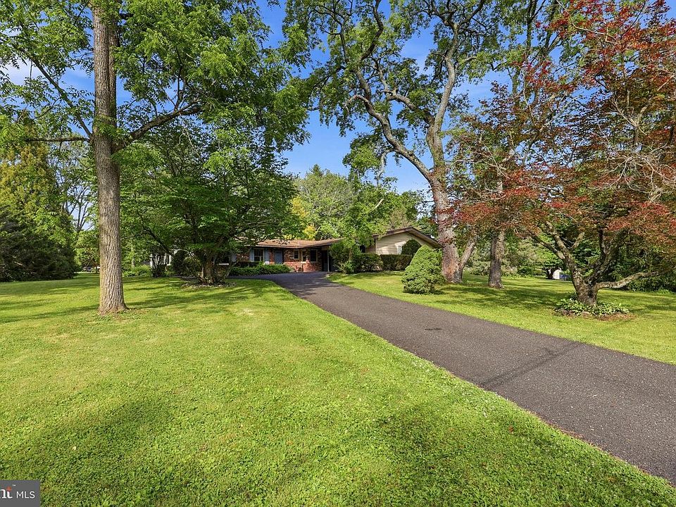 1st image of 2 Bonnie Ln