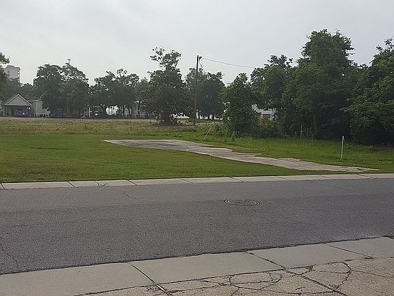 2nd image of 158 Markham Dr