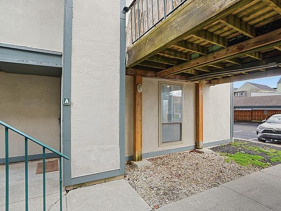 3rd image of 1094 Merrimar Cir S APT A