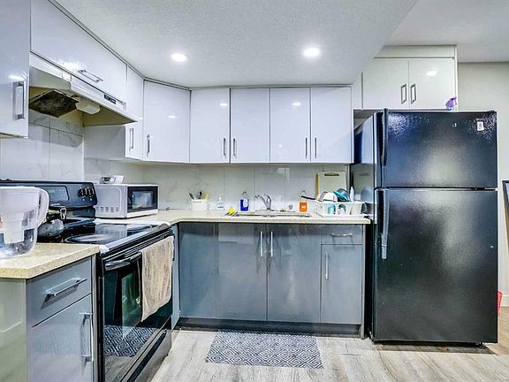 5th image of 282 S Saddlefield Pl NE
