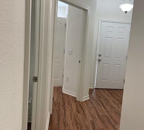 4th image of 4672 Crossing Ct APT 102