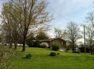 19600 N Tucker School Rd, Sturgeon, MO 65284