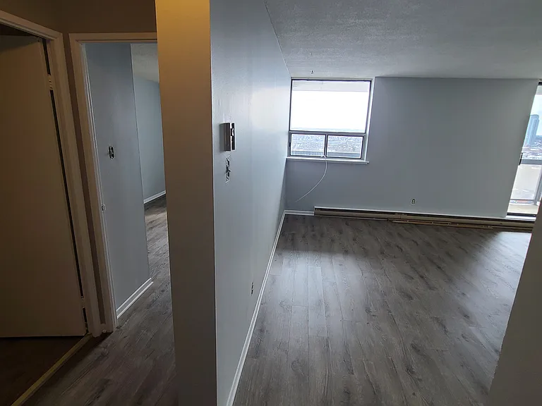 440 Gloucester St — Photo 9