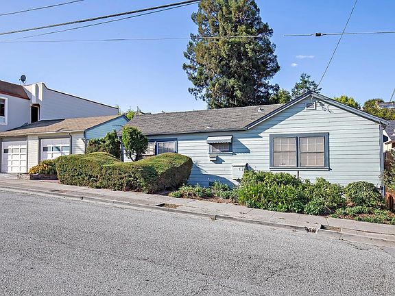 3rd image of 467 Oak Ave