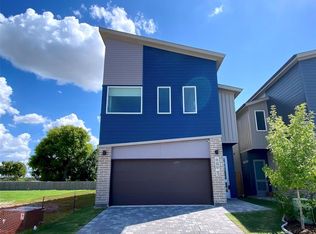 6819 Rocinante Ln, Houston, TX 77092