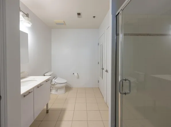 26 Avenue At Port Imperial image 6 of 26