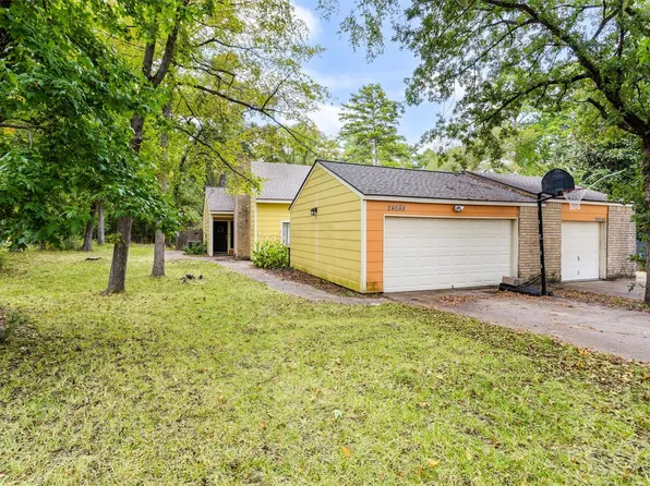 24648 Pools Creek Dr, Huntsville, TX 77320