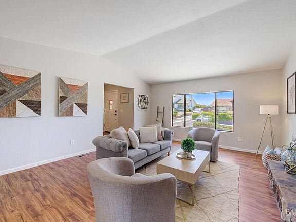 4th image of 184 Turnberry Way