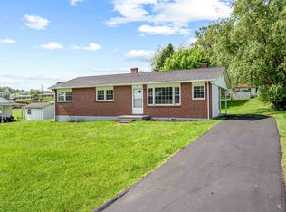 316 Hill St, Hillsville, VA 24343