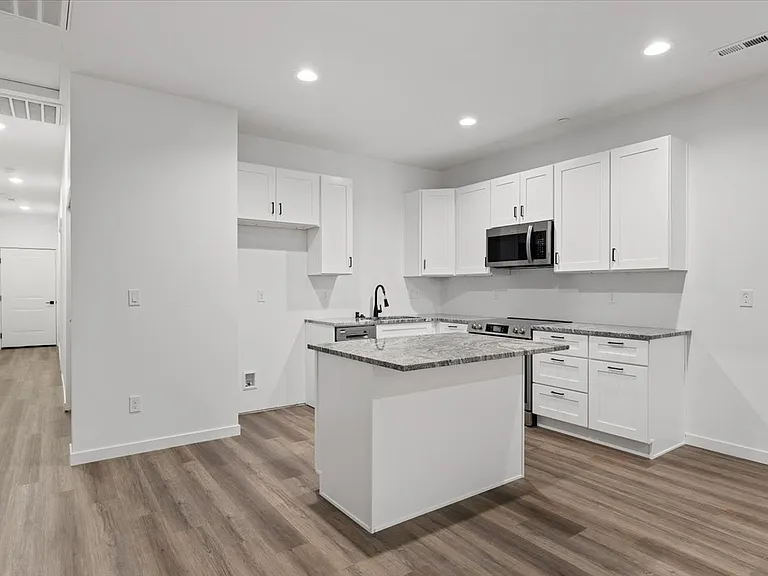 2228 E 4th Ave #1 — Photo 11