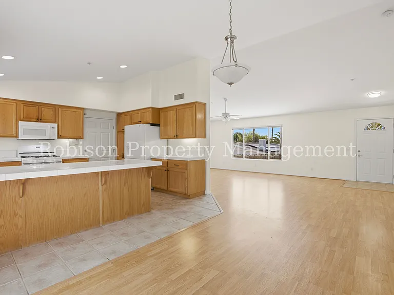 806 Galaxy Dr — Photo 9