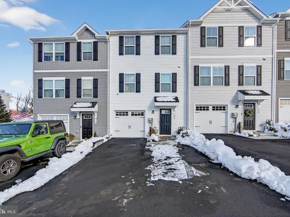 157 Lukens Mill Dr, Coatesville, PA 19320