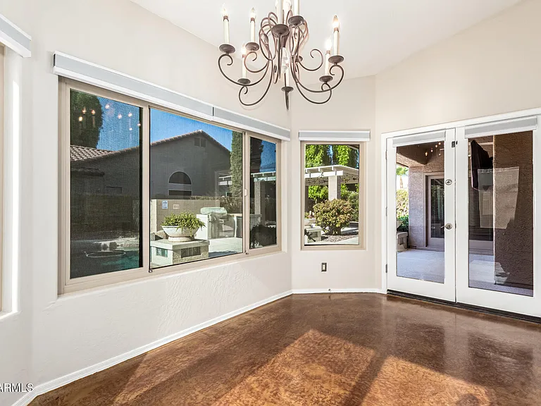 4704 E Hearn Rd — Photo 17