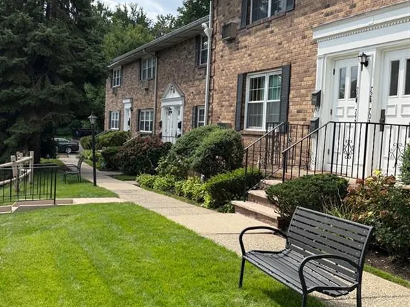 76 E Maple Street, Teaneck, NJ 07666