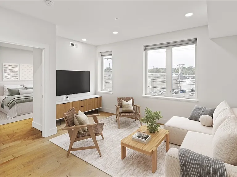 50 Hichborn St #204 — Photo 1