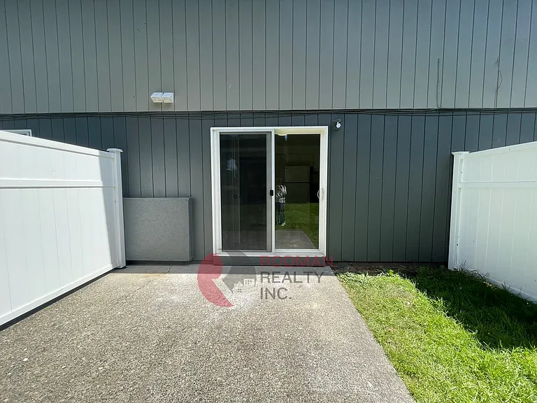 890 Dougherty Dr NE — Photo 18